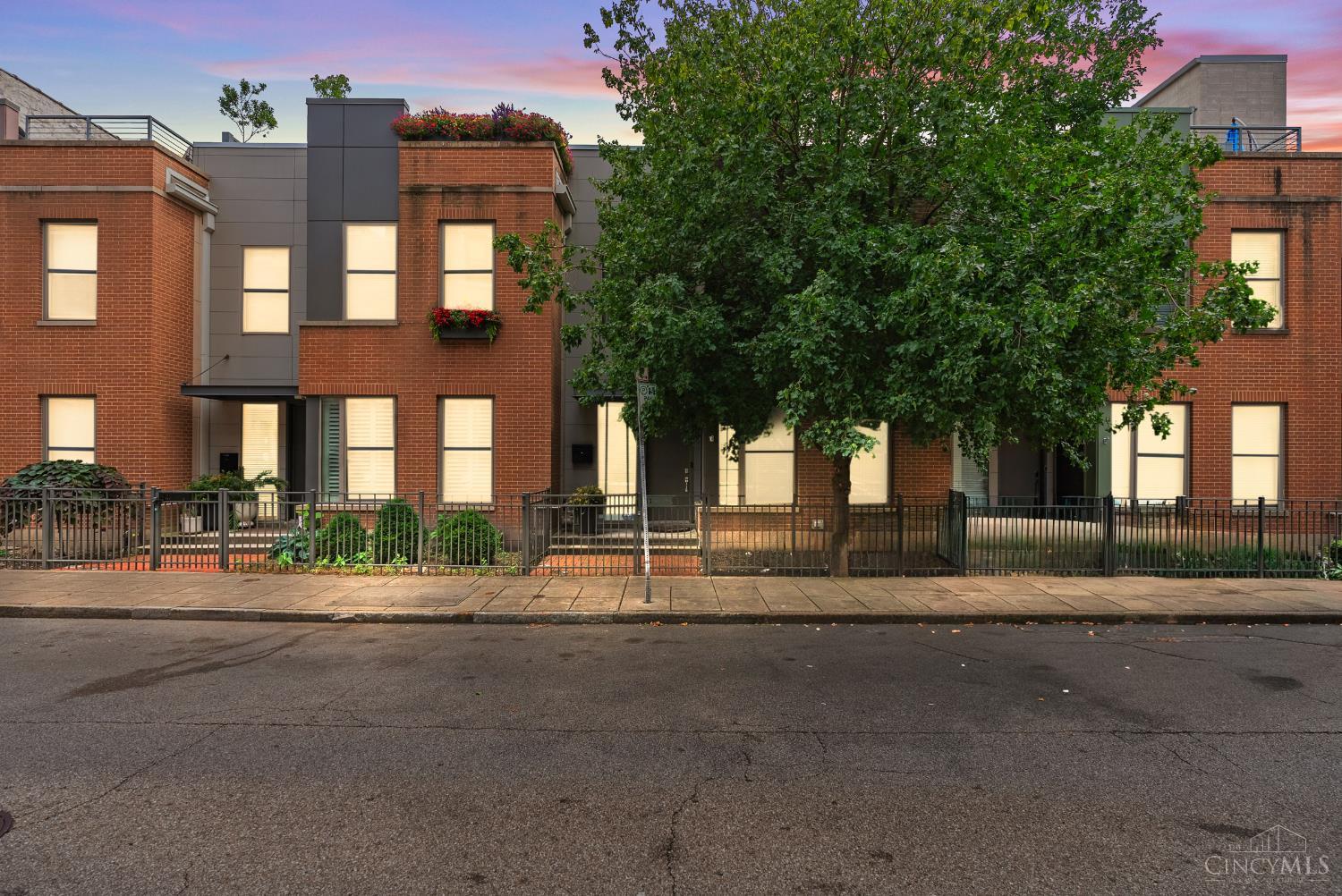11 Mercer Street, Cincinnati, OH, 45202 — photo 48