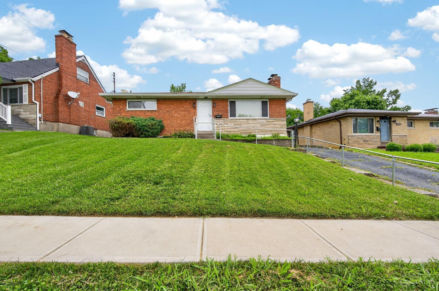 1324 Thurnridge Drive, Reading, OH, 45215 — photo 2