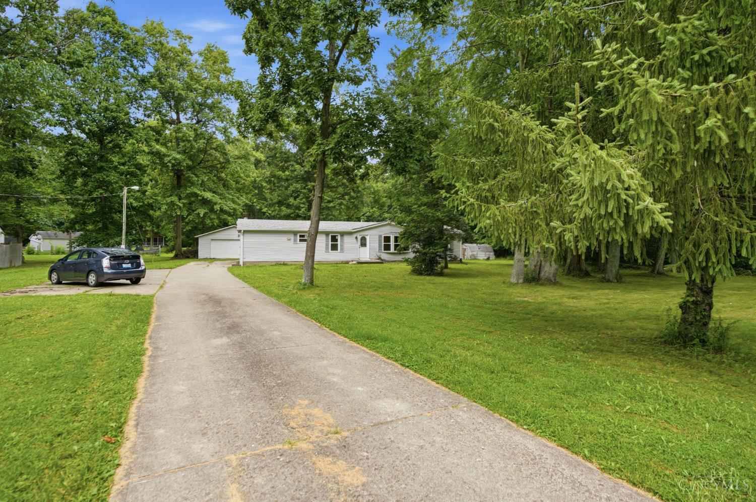 Homes for sale in Monroe Twp, OH | 2873 Lindale Mount Holly Rd, Monroe Twp, OH 45102 | MLS# 1886144
