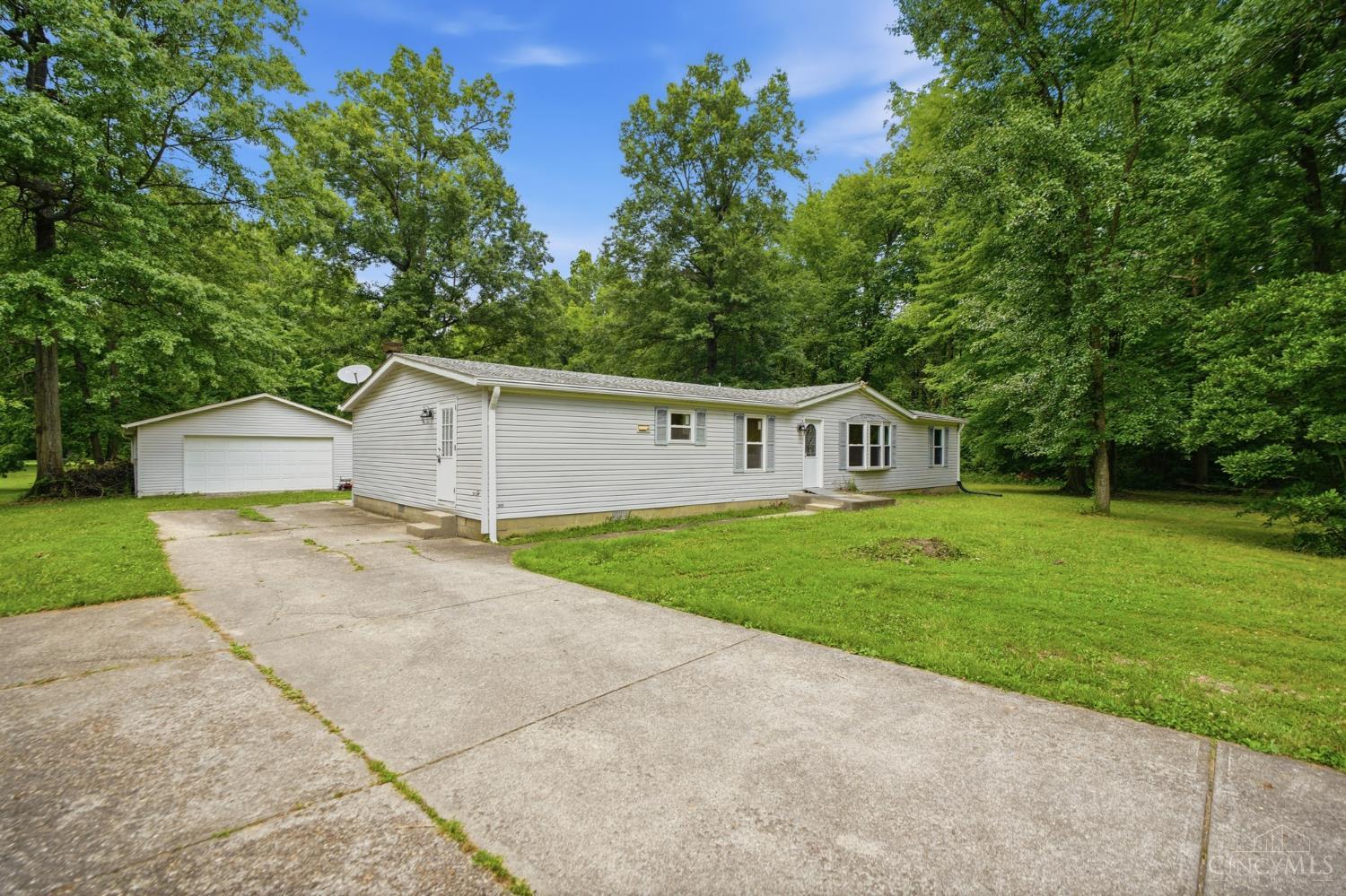 Homes for sale in Monroe Twp, OH | 2873 Lindale Mount Holly Rd, Monroe Twp, OH 45102 | MLS# 1886144