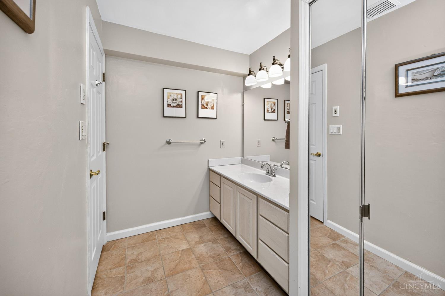 12178 Peak Drive, Springdale, OH, 45246 — photo 57
