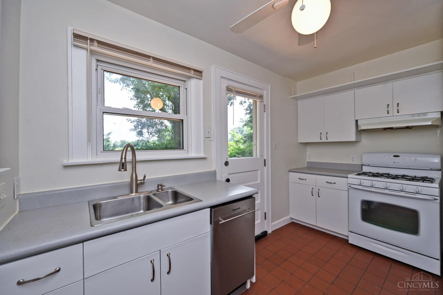 3559 Rawson Place, Cincinnati, OH, 45209 — photo 17