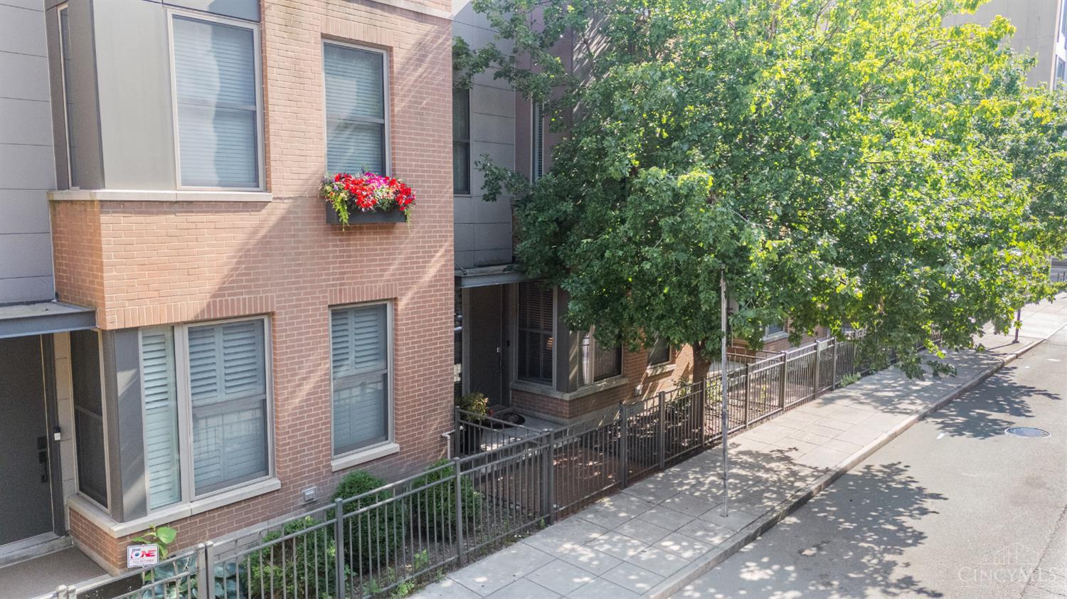 11 Mercer Street, Cincinnati, OH, 45202 — photo 47