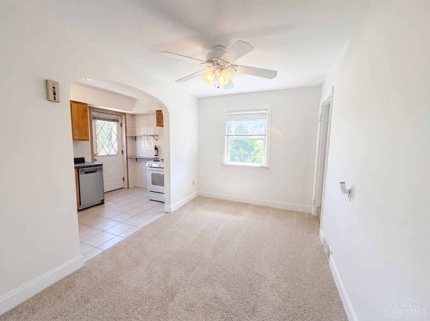 5476 Edalbert Drive, Green Twp, OH, 45239 — photo 6