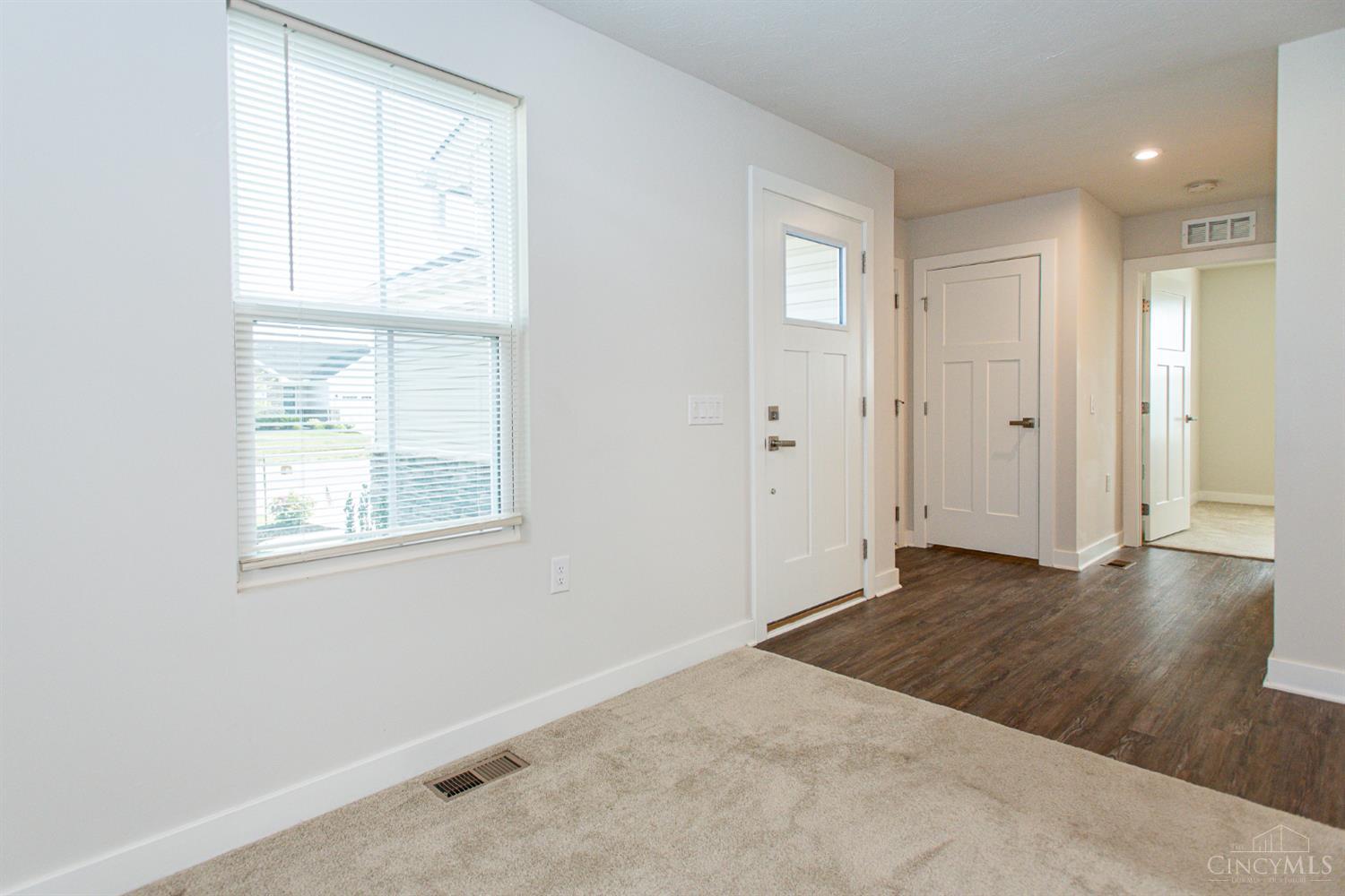 6639 Crystal Harbour Drive, Middletown, OH, 45042 — photo 7