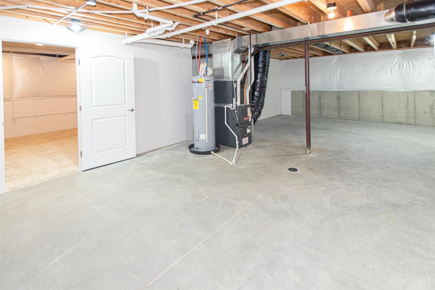 6639 Crystal Harbour Drive, Middletown, OH, 45042 — photo 32