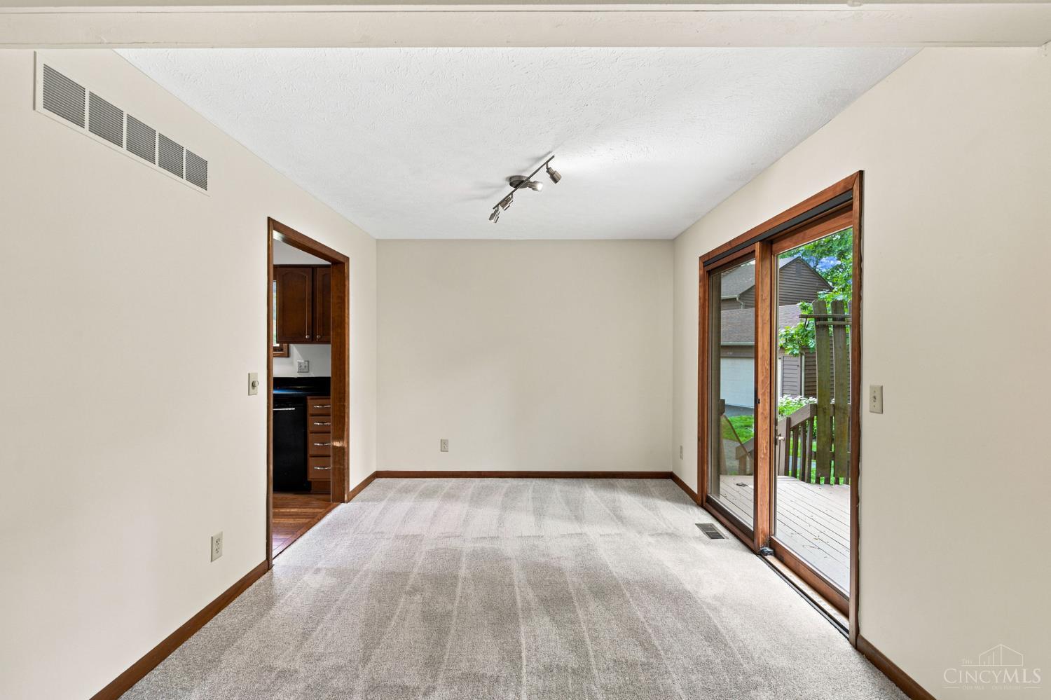 5317 Hickory Trail Lane, Blue Ash, OH, 45242 — photo 10
