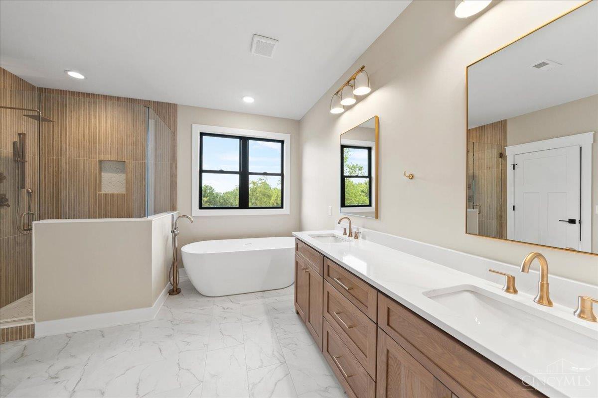 6695 Loveland Miamiville Road #B, Miami Twp, OH, 45140 — photo 11