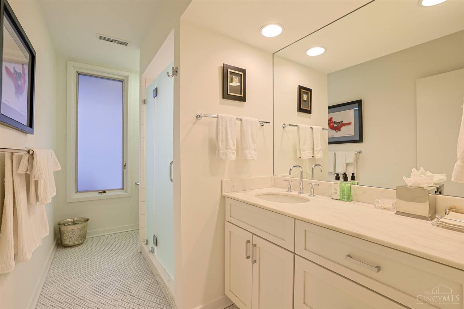 20 Grandin Lane, Cincinnati, OH, 45208 — photo 39