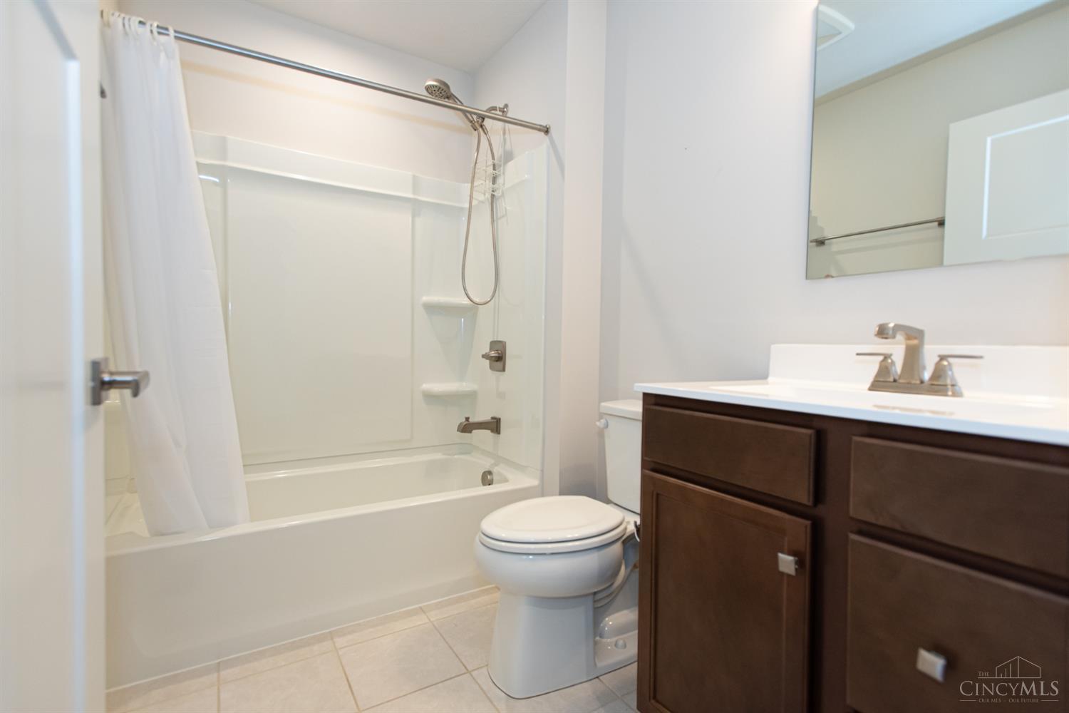 6639 Crystal Harbour Drive, Middletown, OH, 45042 — photo 8
