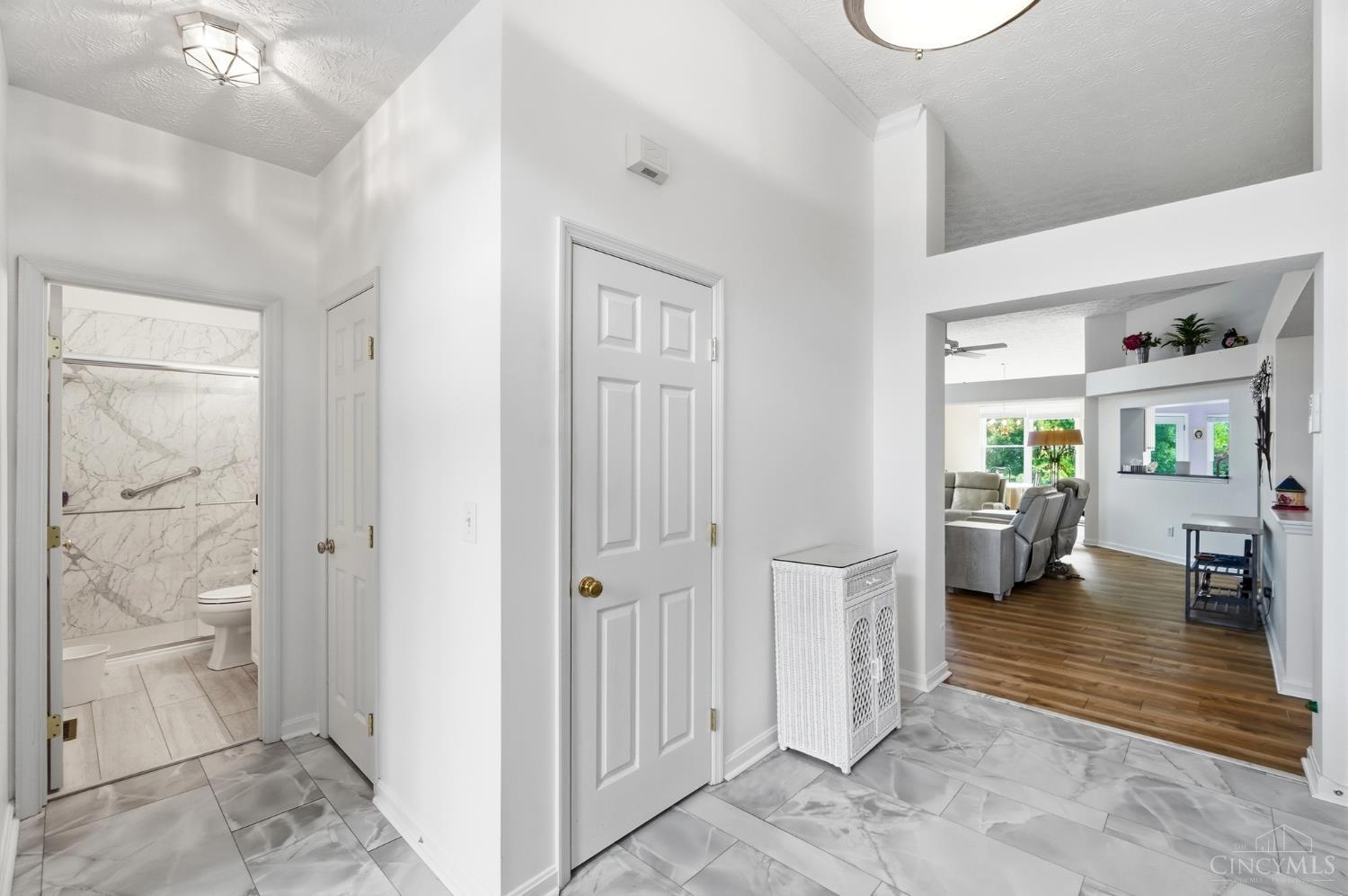 6359 Creekside Way, Fairfield Twp, OH, 45011 — photo 3