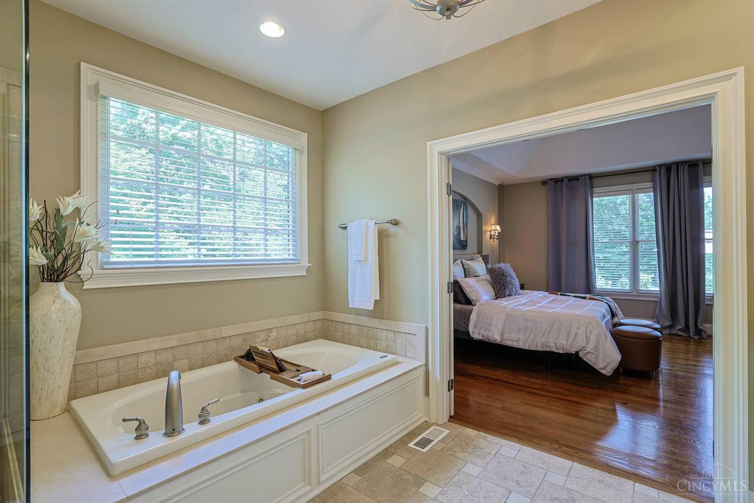7940 Shawnee Run Road, Indian Hill, OH, 45243 — photo 29