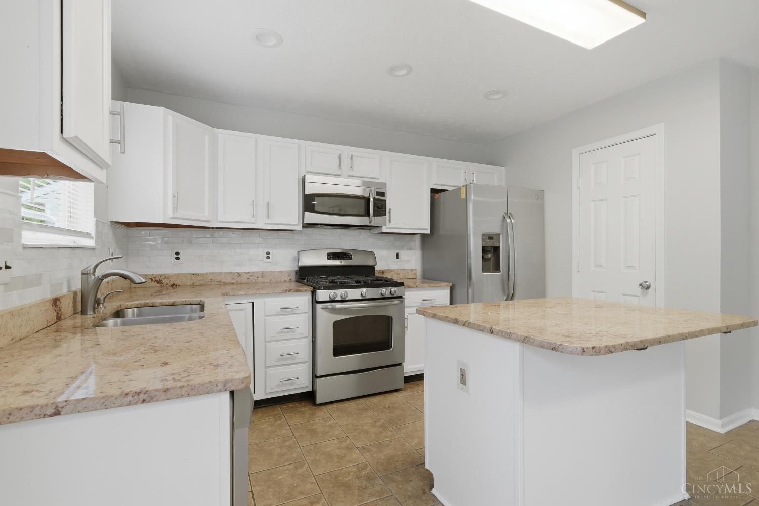 1353 Crotty Court, Anderson Twp, OH, 45255 — photo 14