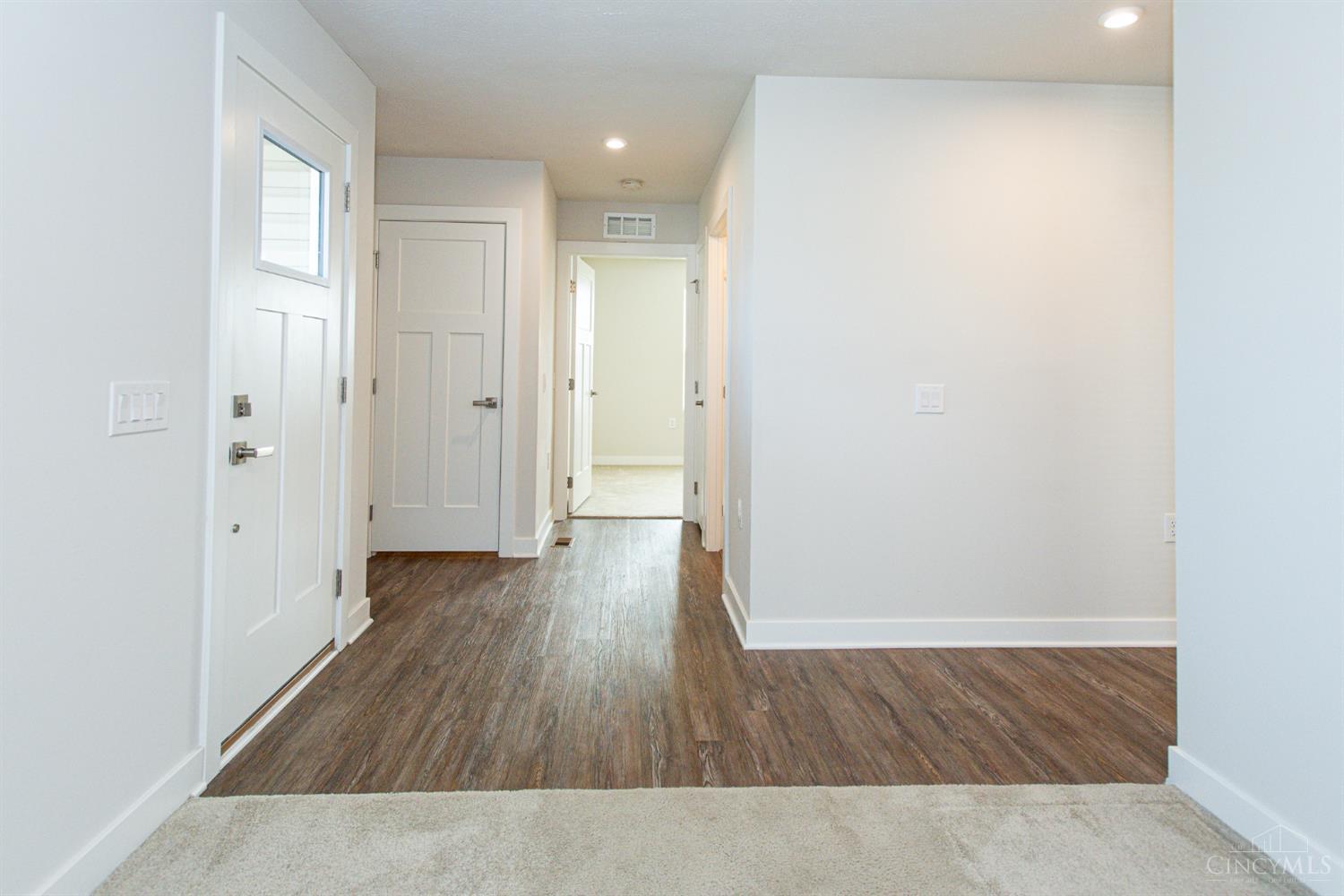 6639 Crystal Harbour Drive, Middletown, OH, 45042 — photo 6