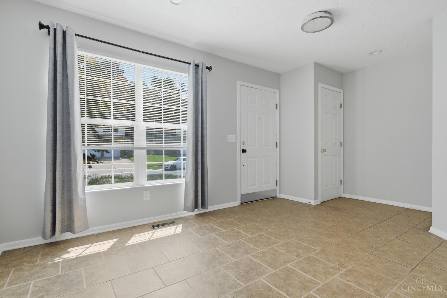 1353 Crotty Court, Anderson Twp, OH, 45255 — photo 6