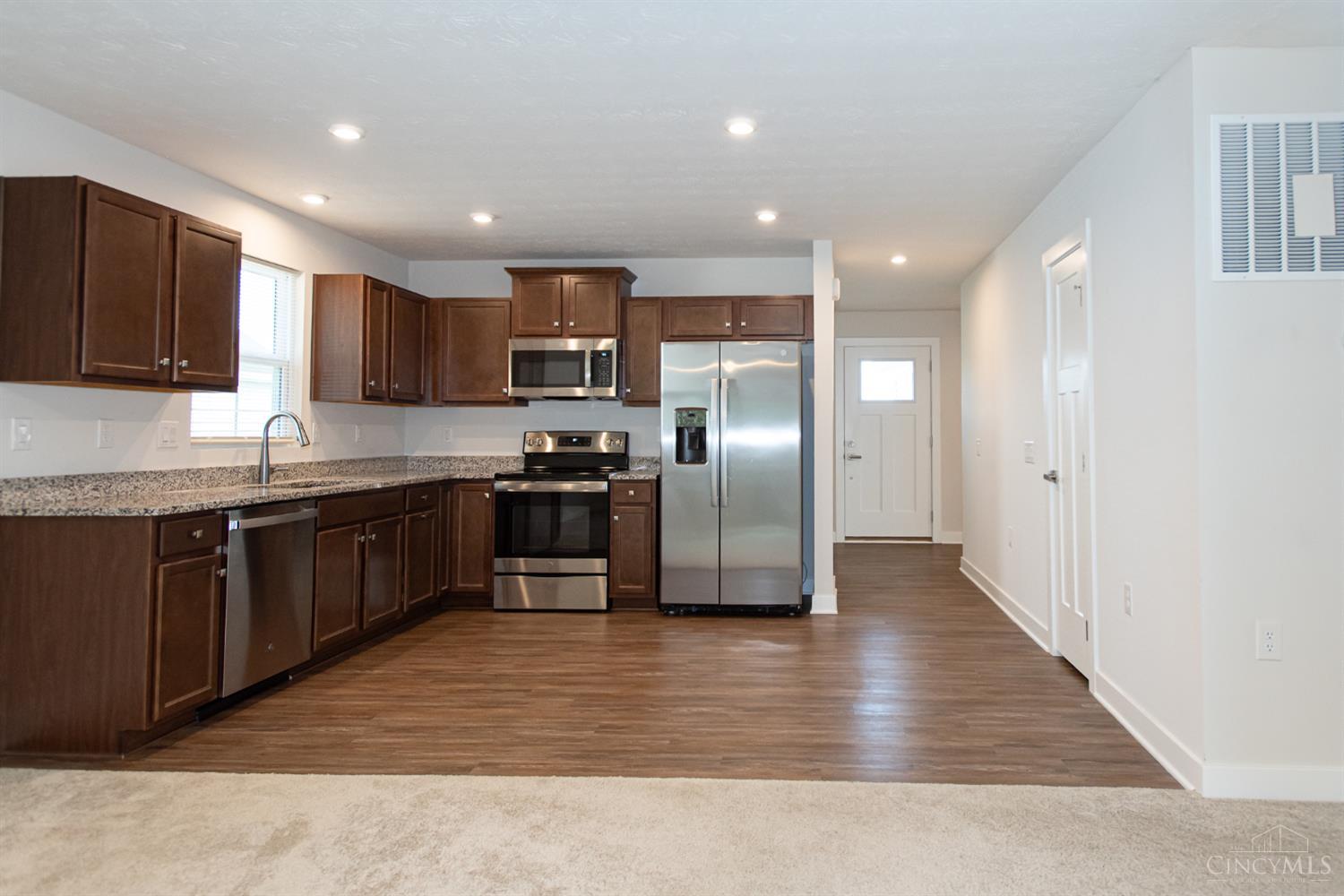 6639 Crystal Harbour Drive, Middletown, OH, 45042 — photo 16