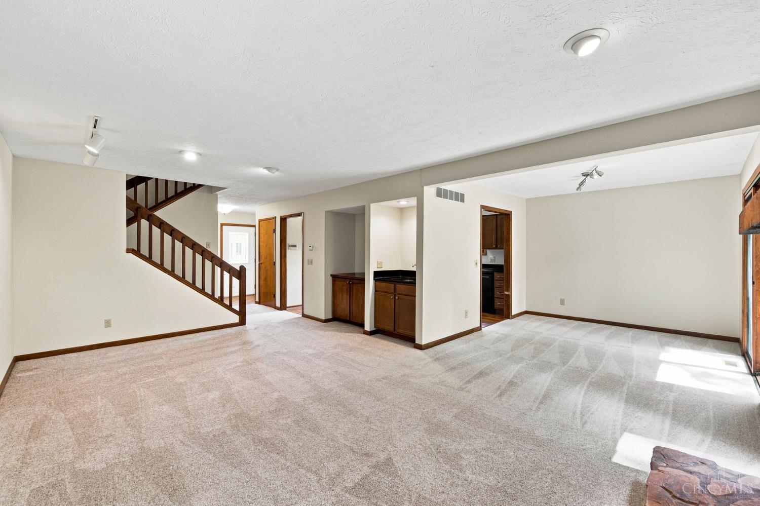 5317 Hickory Trail Lane, Blue Ash, OH, 45242 — photo 7