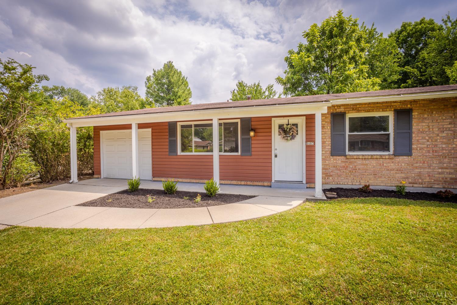 Homes for sale in Anderson Twp, OH | 8485 Linderwood Ln, Anderson Twp, OH 45255 | MLS# 1886352