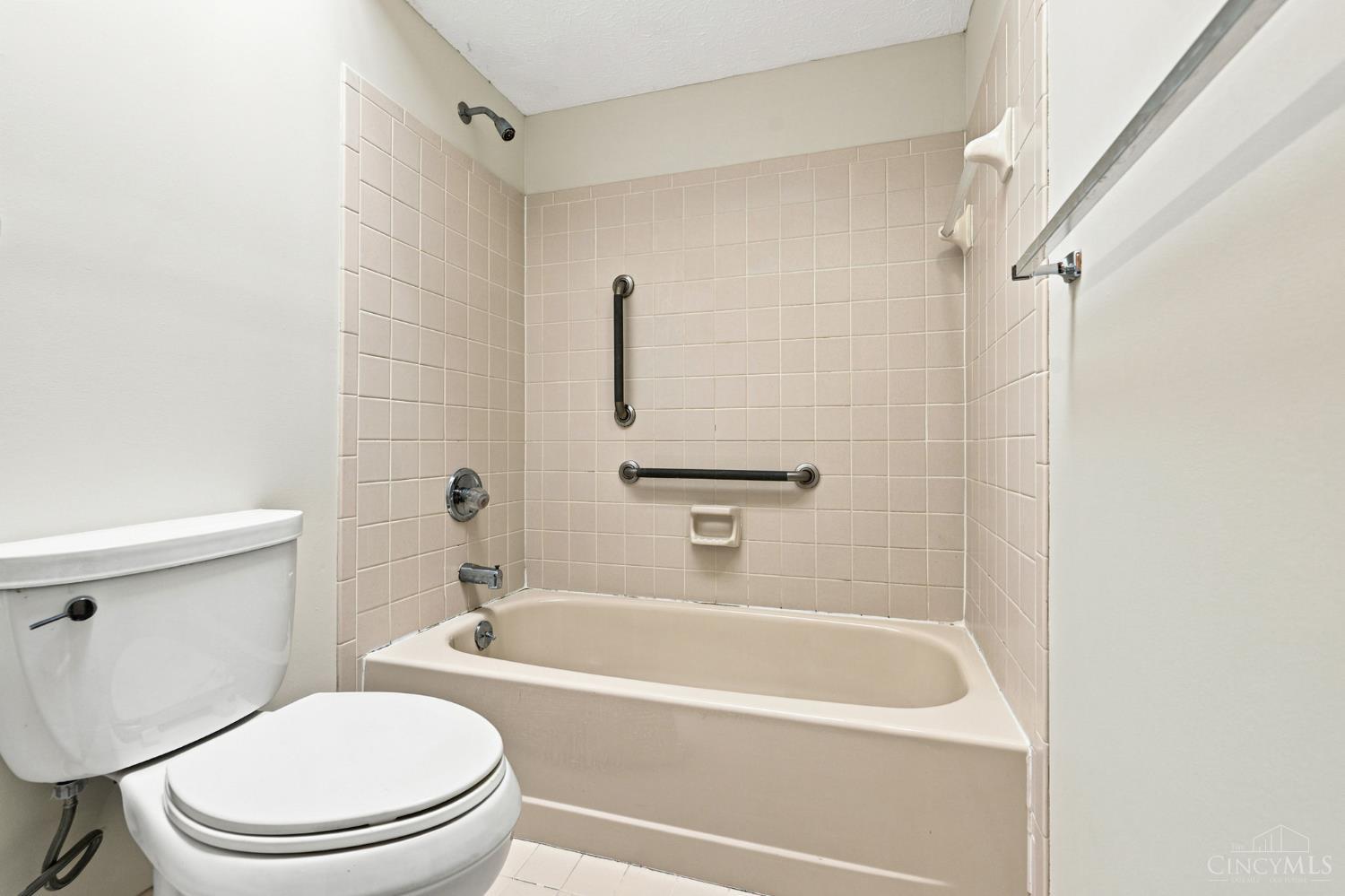 5317 Hickory Trail Lane, Blue Ash, OH, 45242 — photo 27