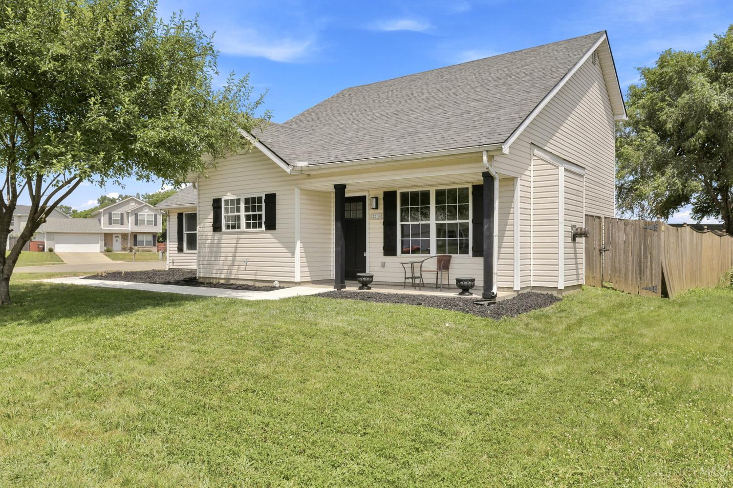 2215 Jackson Lane, Middletown, OH, 45044 — photo 2
