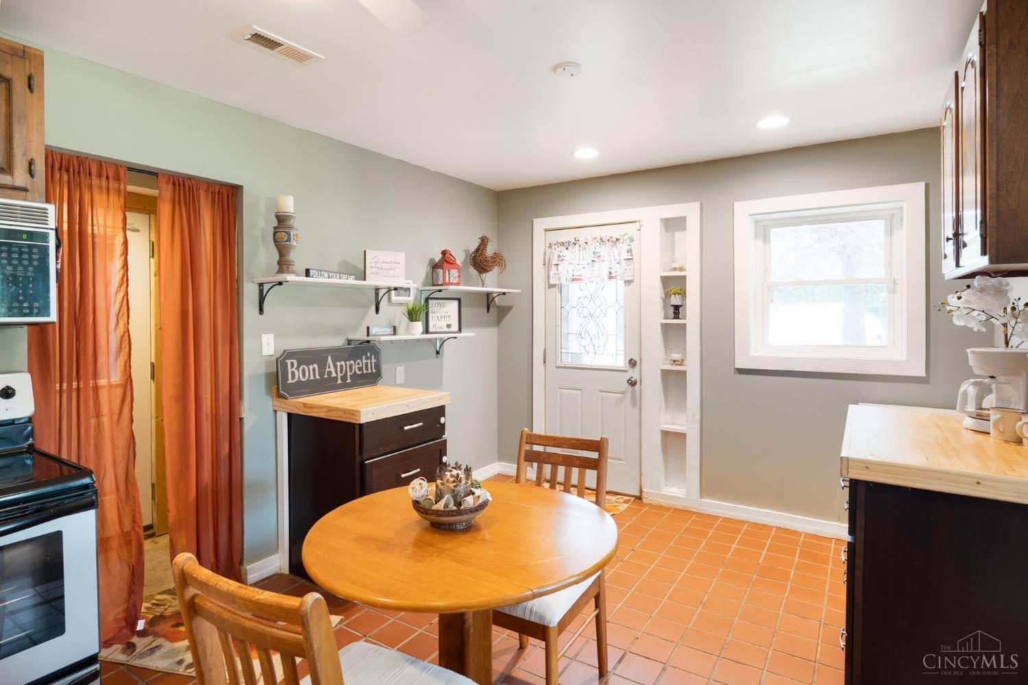 Homes for sale in Hanover Twp, OH | 1289 Old Oxford Rd, Hanover Twp, OH 45013 | MLS# 1886391