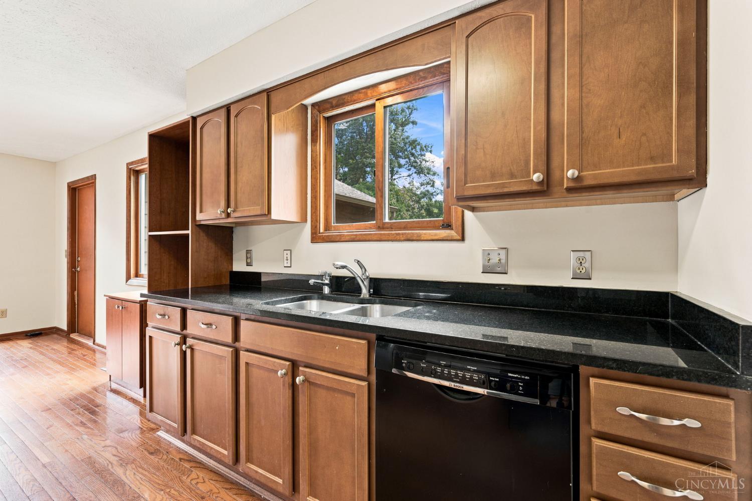 5317 Hickory Trail Lane, Blue Ash, OH, 45242 — photo 13