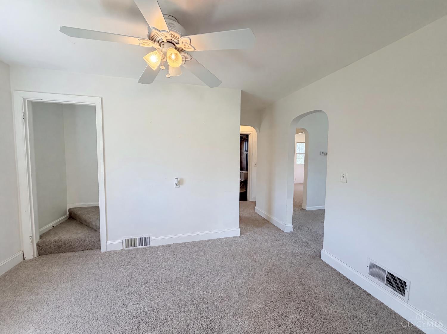 5476 Edalbert Drive, Green Twp, OH, 45239 — photo 9