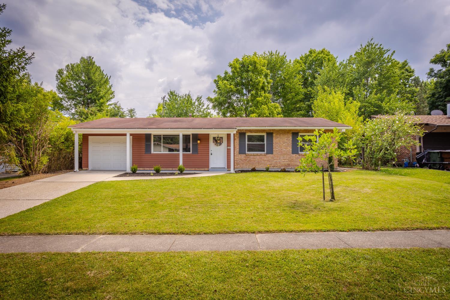 Homes for sale in Anderson Twp, OH | 8485 Linderwood Ln, Anderson Twp, OH 45255 | MLS# 1886352