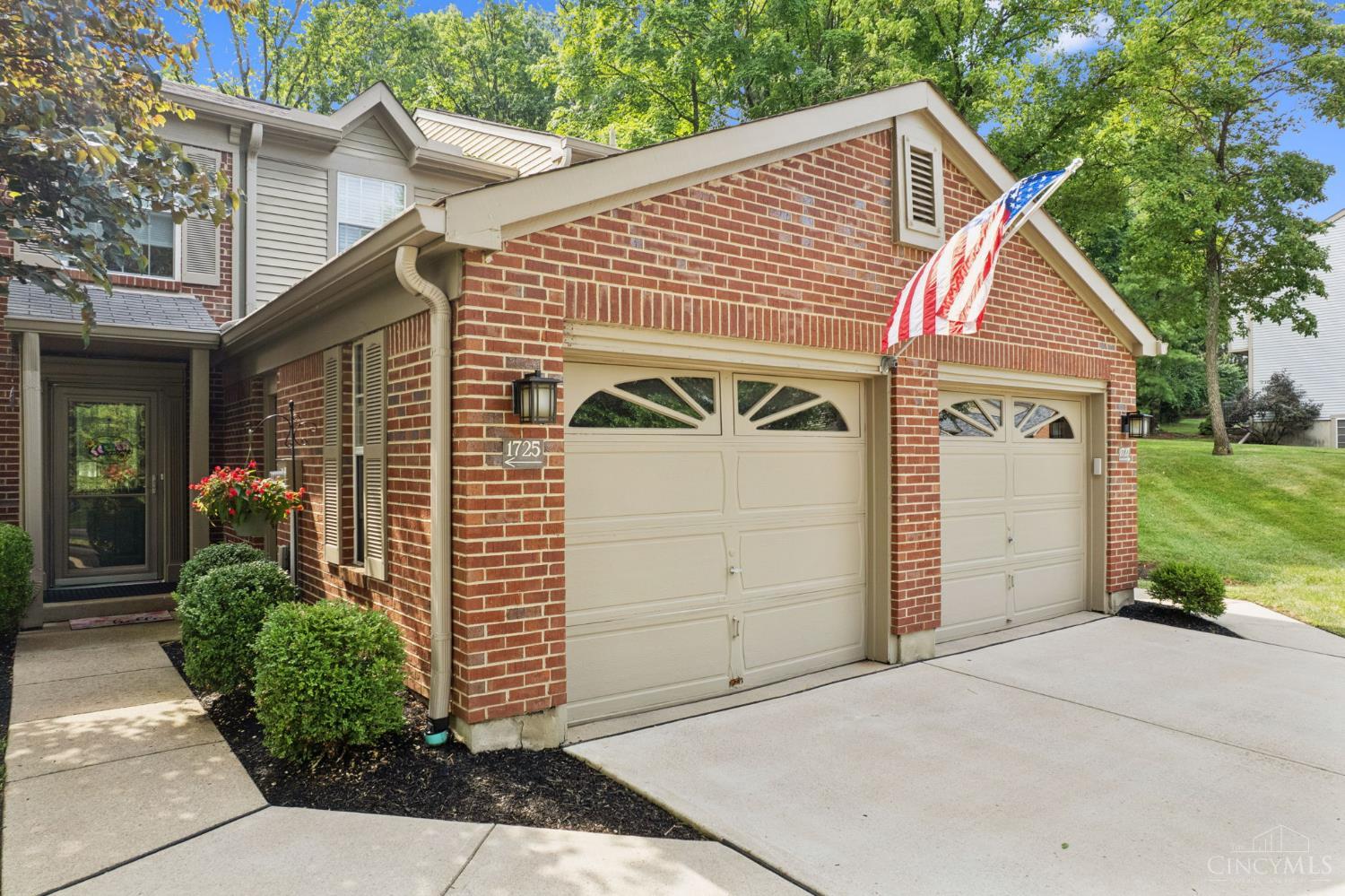 Homes for sale in Anderson Twp, OH | 1725 Emerald Glade Ln, Anderson Twp, OH 45255 | MLS# 1886243