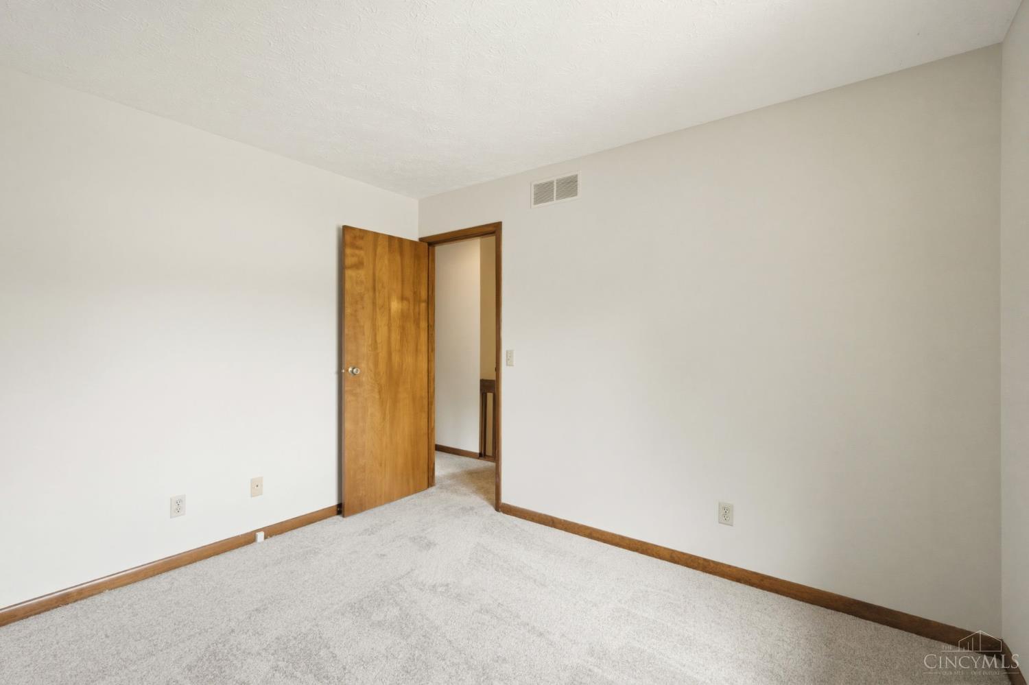 5317 Hickory Trail Lane, Blue Ash, OH, 45242 — photo 29