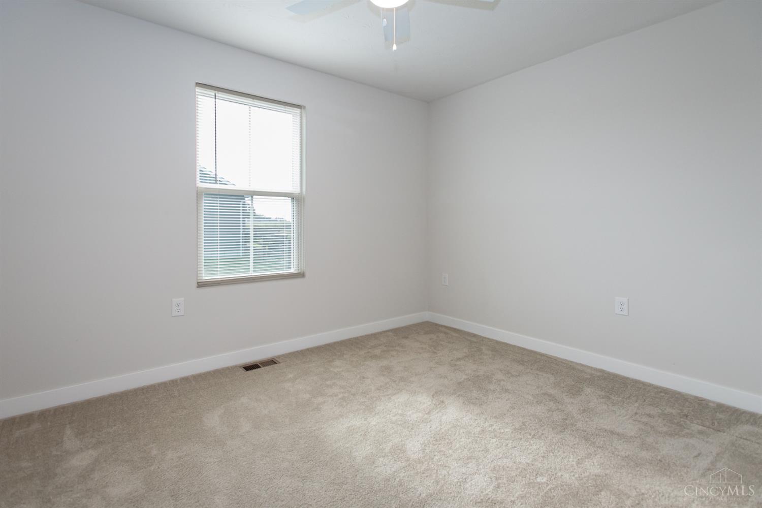 6639 Crystal Harbour Drive, Middletown, OH, 45042 — photo 9