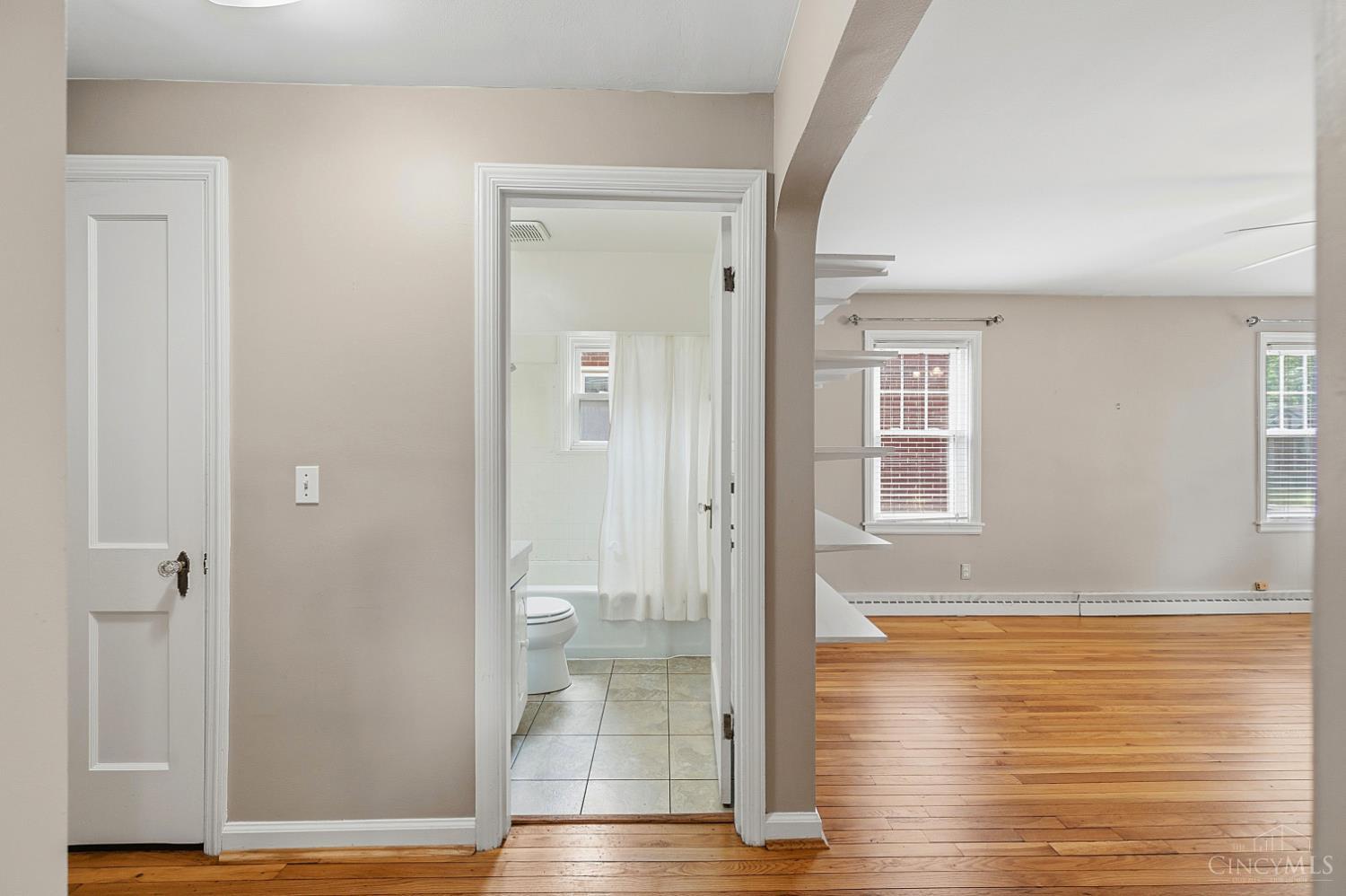 6420 Girard Avenue, Cincinnati, OH, 45213 — photo 6
