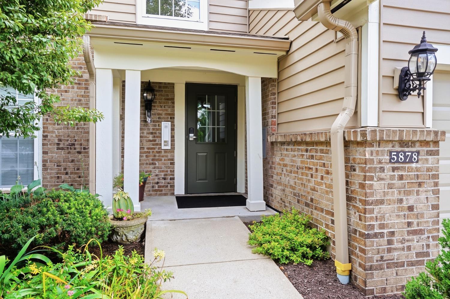 Homes for sale in Milford, OH | 5878 Stonebridge Cir, Milford, OH 45150