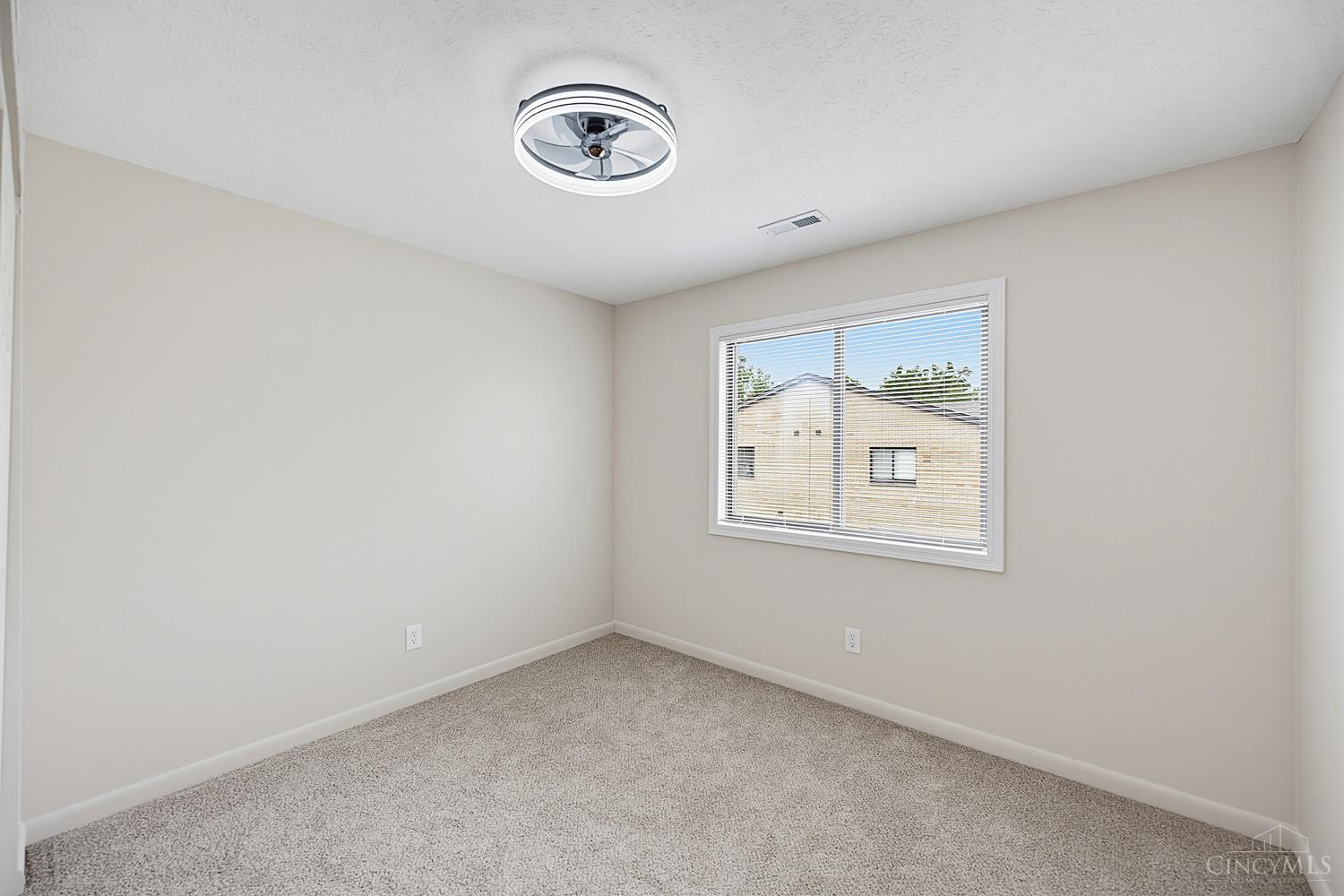 9516 Woodland Hills Drive, West Chester, OH, 45011 — photo 15