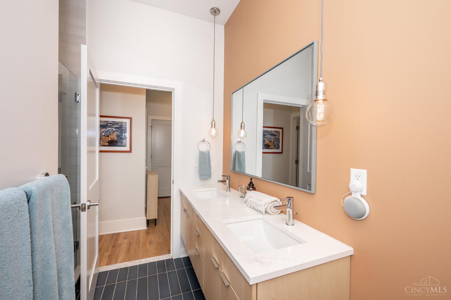 915 Vine Street #401, Cincinnati, OH, 45202 — photo 14