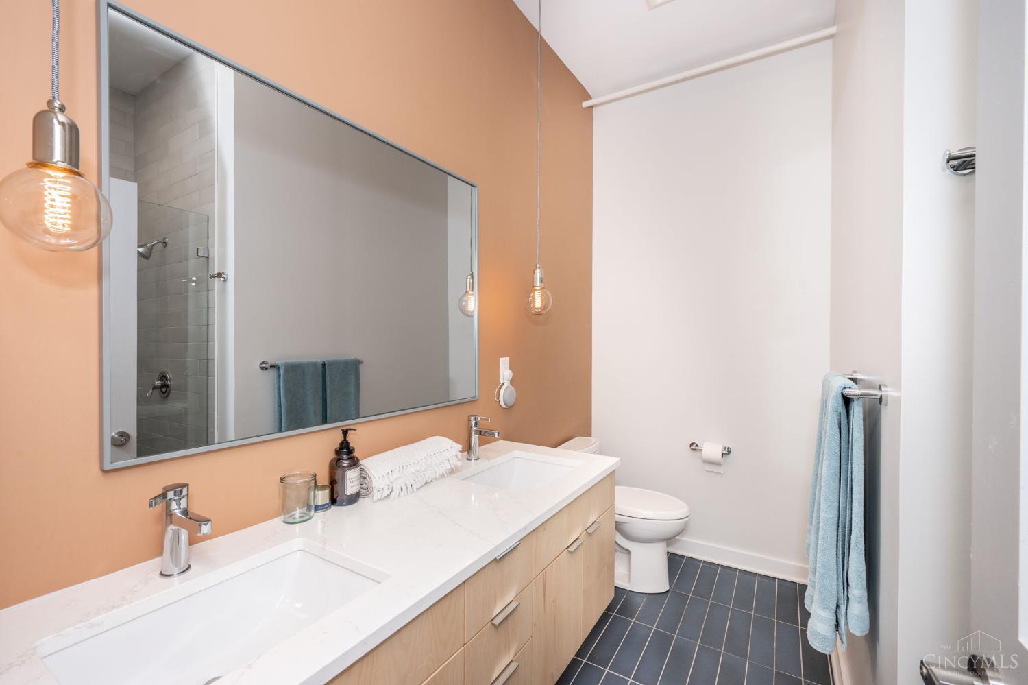 915 Vine Street #401, Cincinnati, OH, 45202 — photo 16