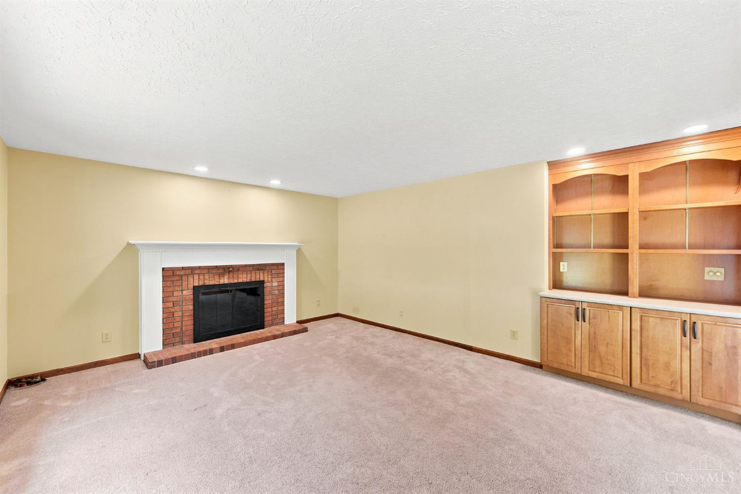 6980 Dovehill Lane, Green Twp, OH, 45248 — photo 9