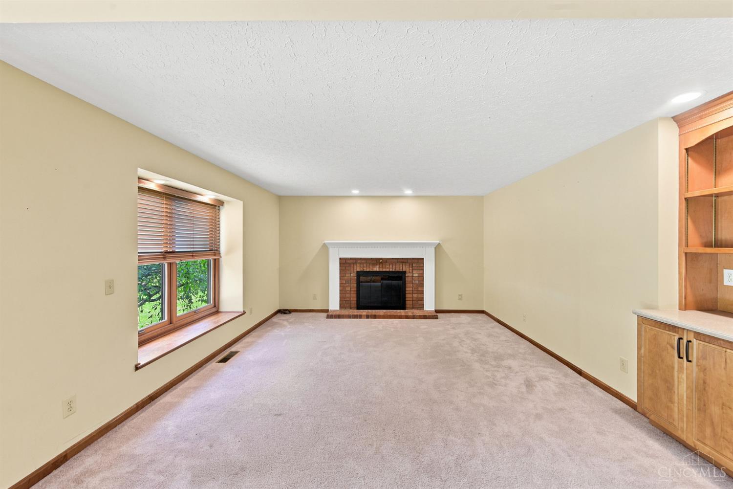 6980 Dovehill Lane, Green Twp, OH, 45248 — photo 8