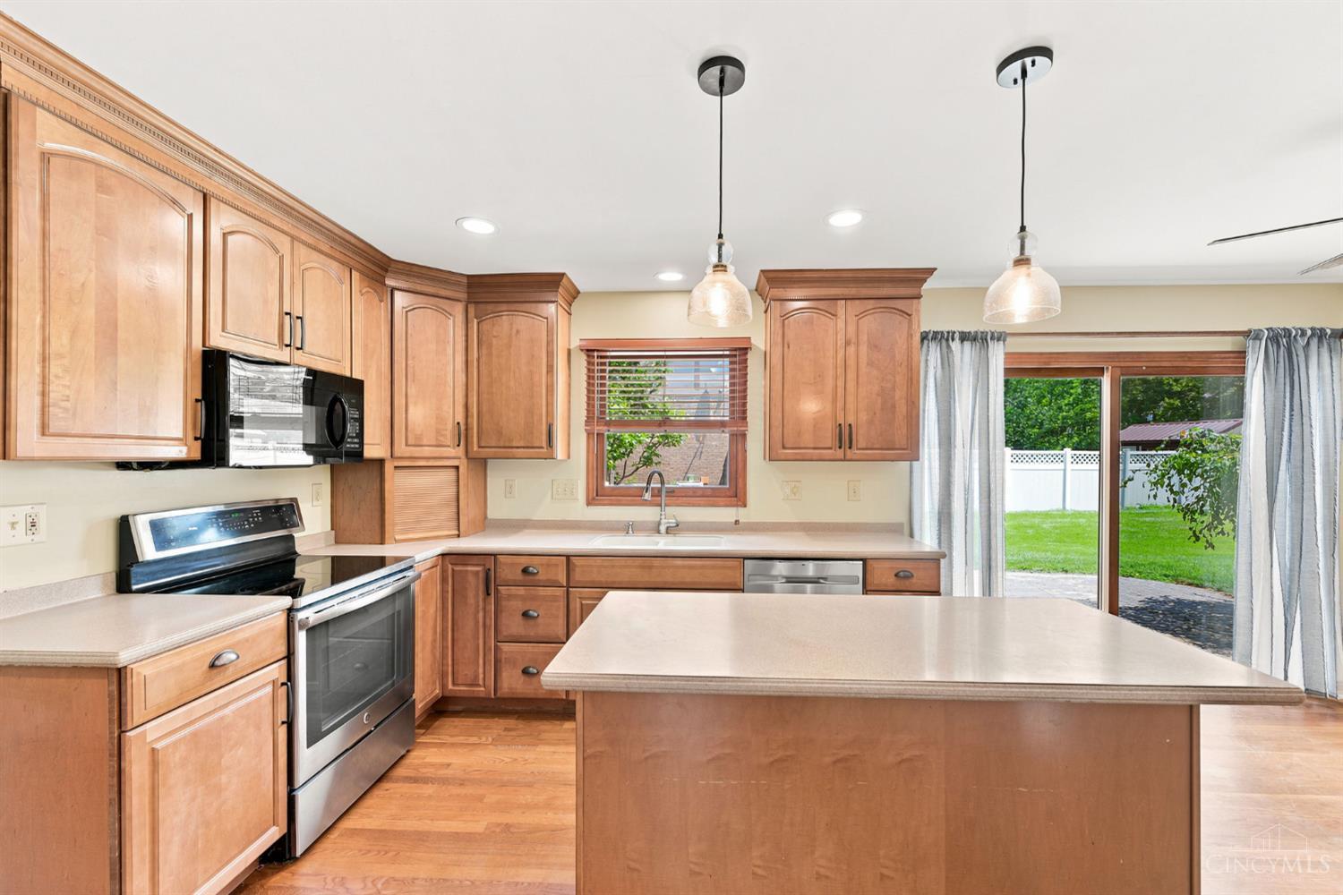 6980 Dovehill Lane, Green Twp, OH, 45248 — photo 6
