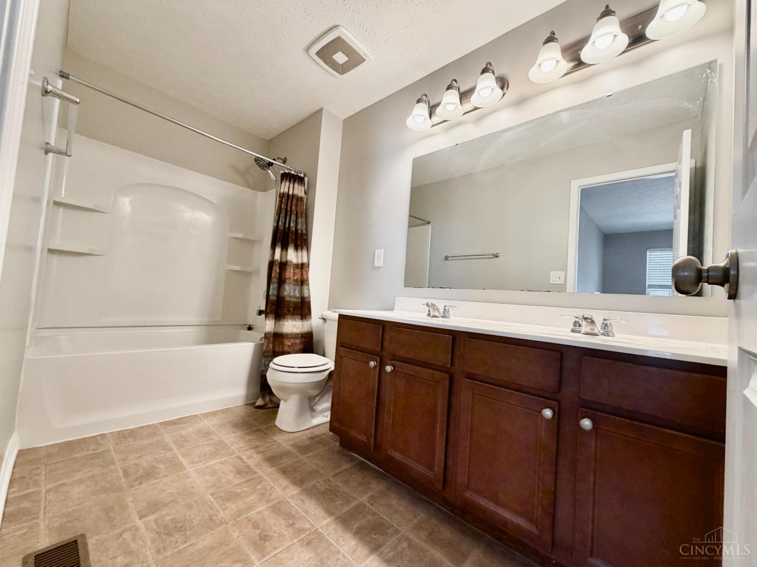 692 Hafton Court, Maineville, OH, 45039 — photo 22