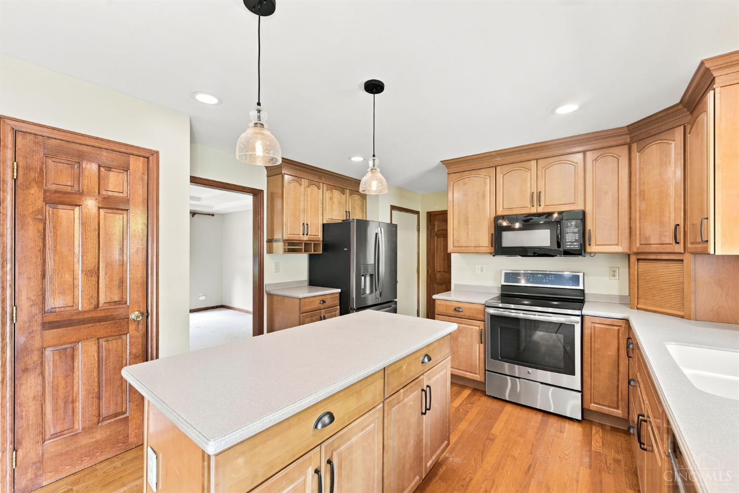 6980 Dovehill Lane, Green Twp, OH, 45248 — photo 3