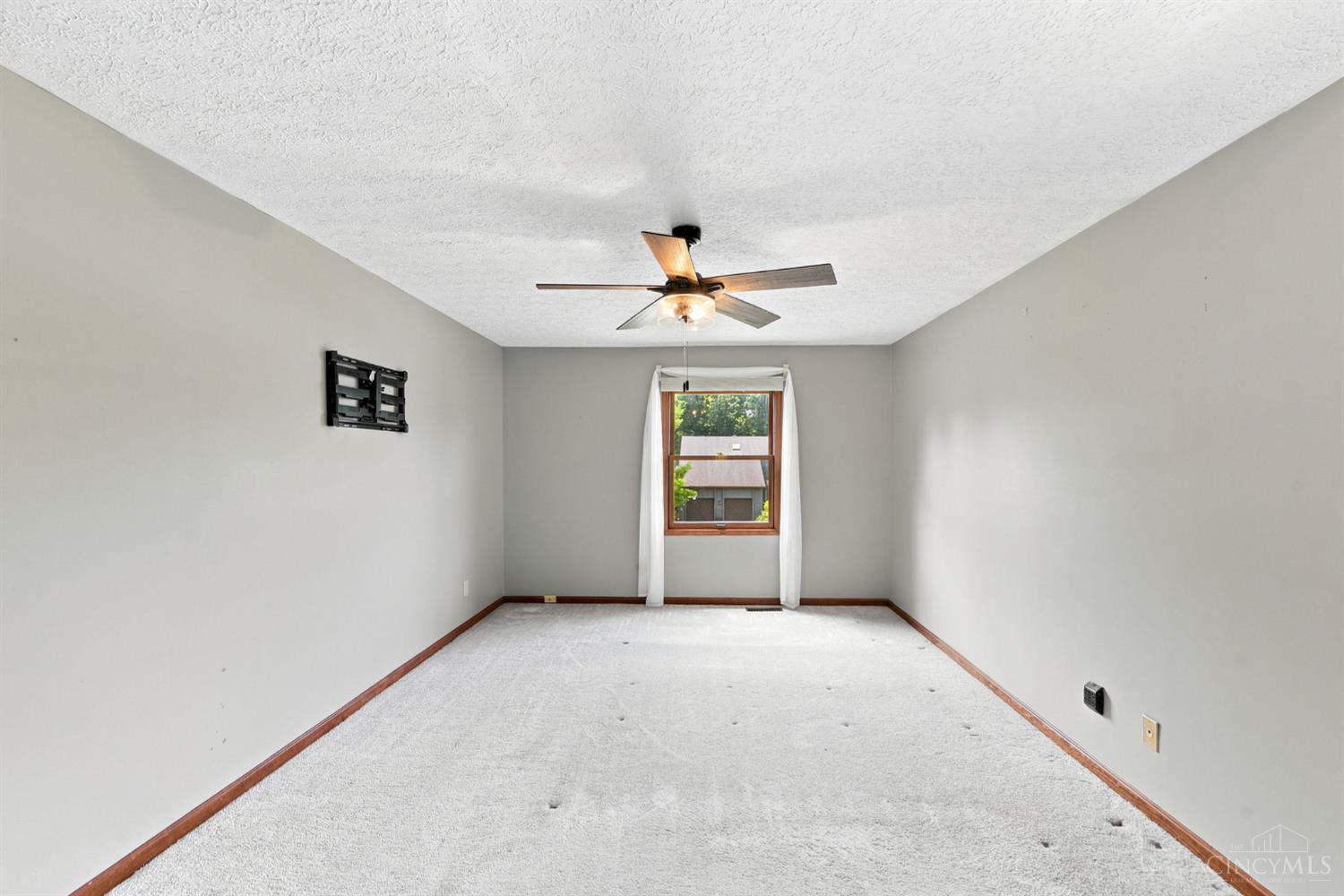 6980 Dovehill Lane, Green Twp, OH, 45248 — photo 15