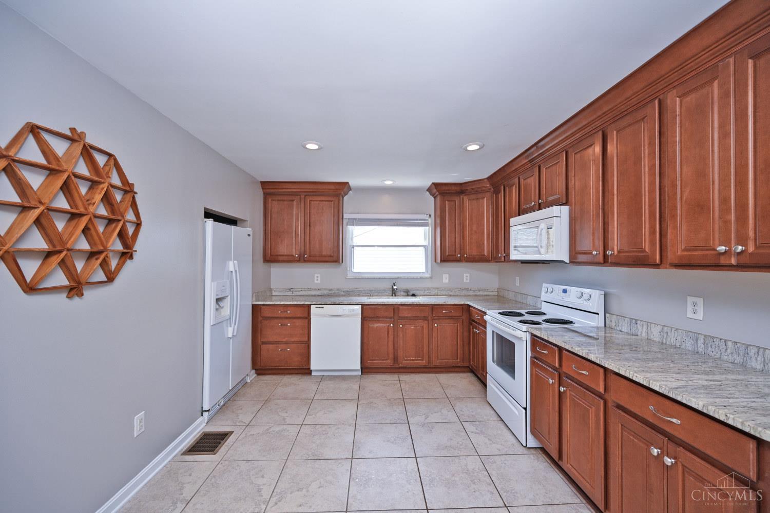 3rd image of 3919 Belfast Ave, Sycamore Twp, OH 45236 | MLS# 1886415