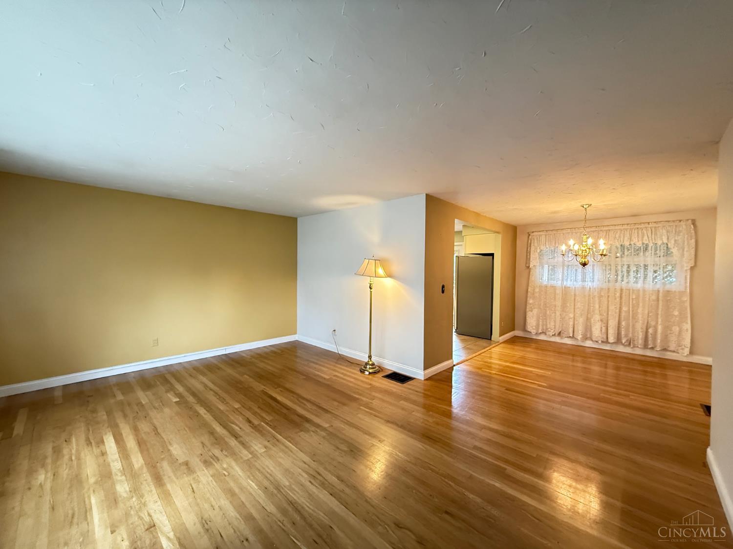 53 Hadley Road, Greenhills, OH, 45218 — photo 3