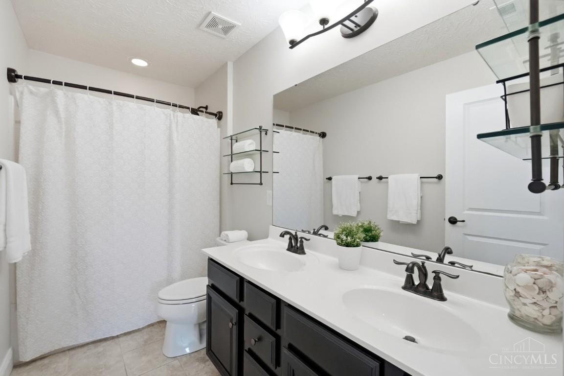 5935 Brunswick Court, Liberty Twp, OH, 45044 — photo 42