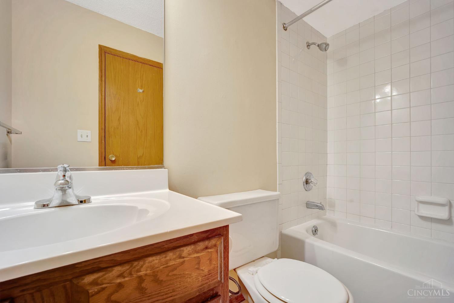 10667 Montgomery Road #13, Montgomery, OH, 45242 — photo 19