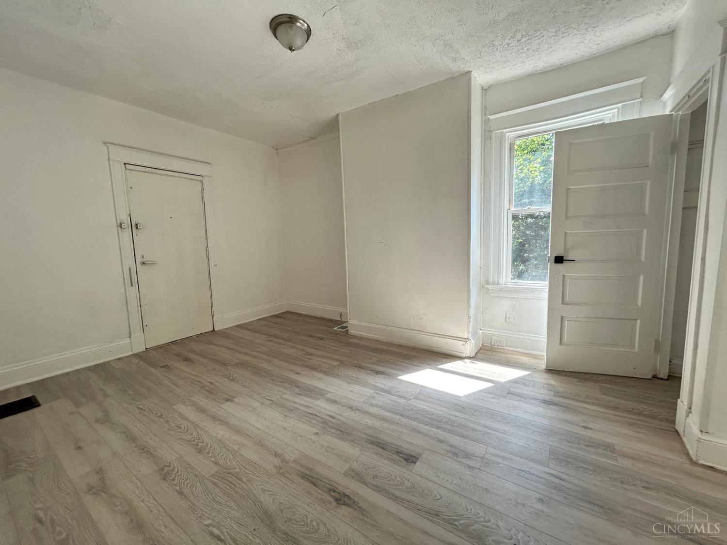 3719 Laclede Ave, Cincinnati, OH, 45205 — photo 8
