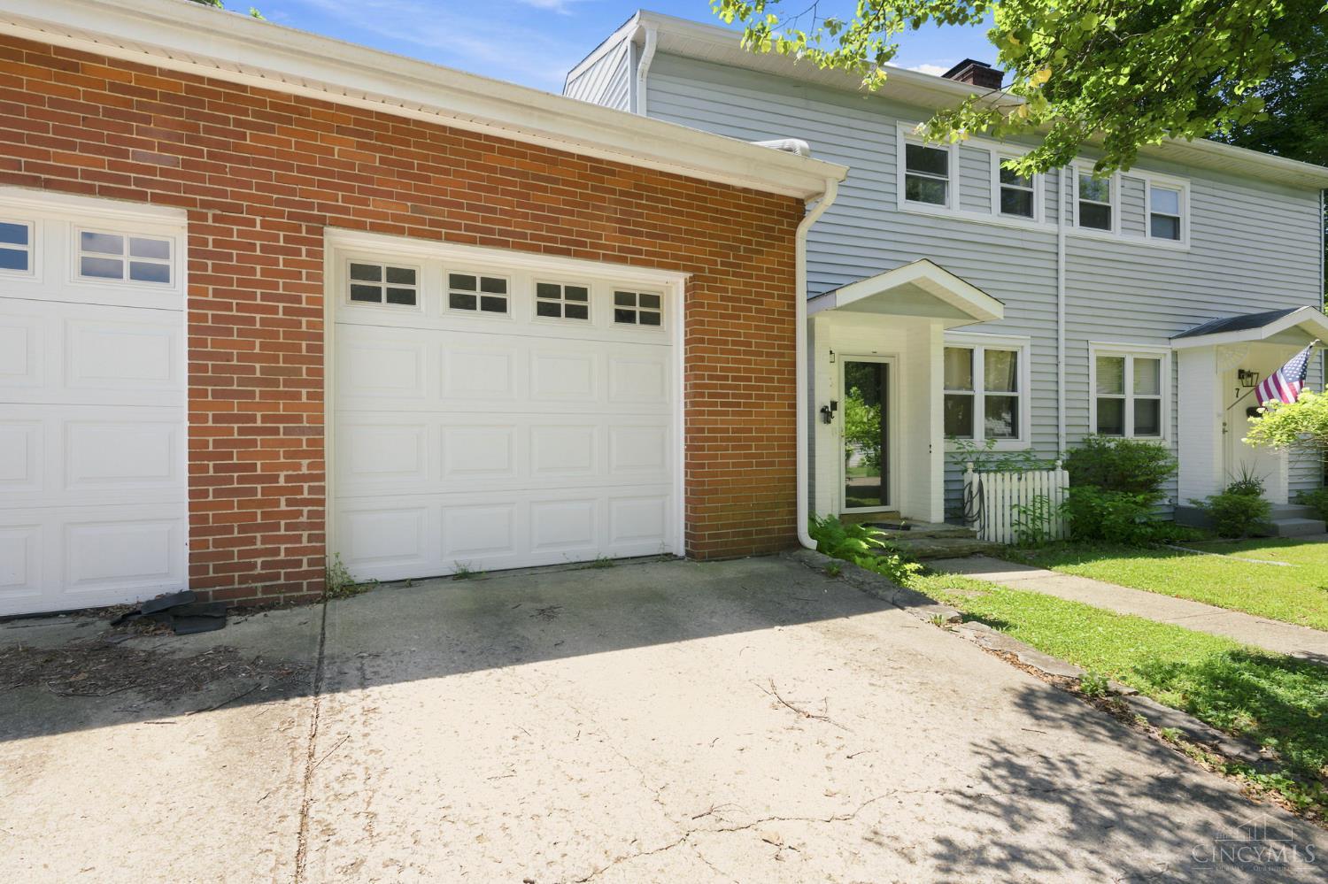 5 Briarwood Lane, Greenhills, OH, 45218 — photo 2