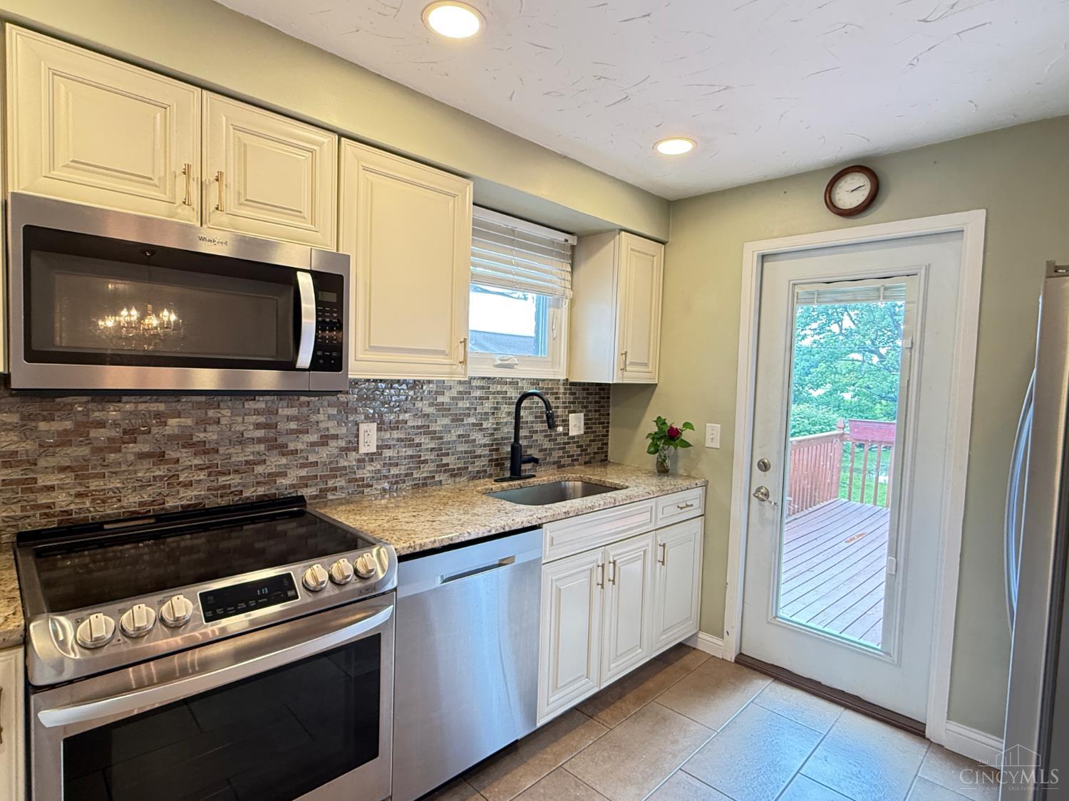 53 Hadley Road, Greenhills, OH, 45218 — photo 6