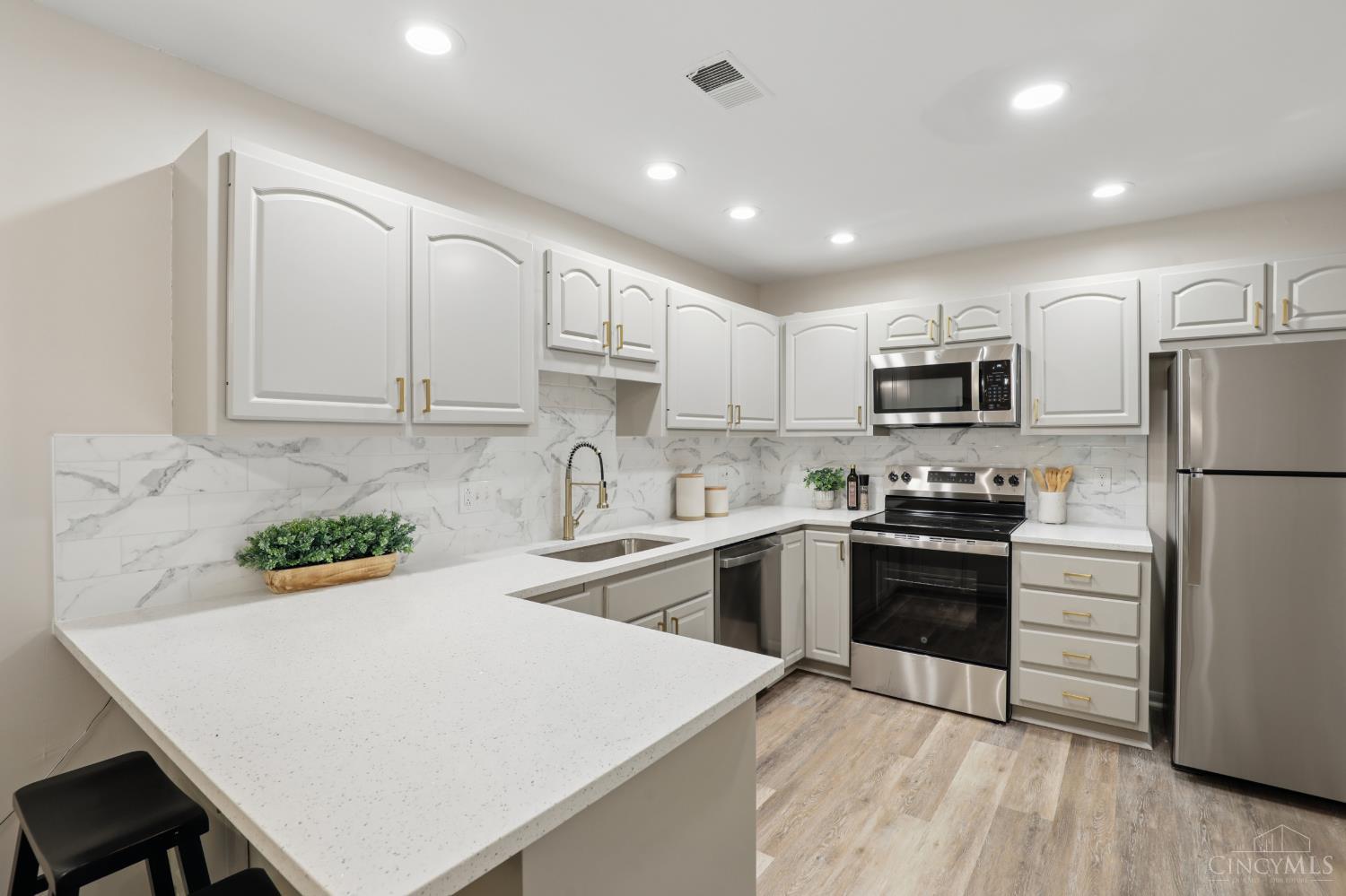 3533 Amberacres Drive #304, Cincinnati, OH, 45237 — photo 9
